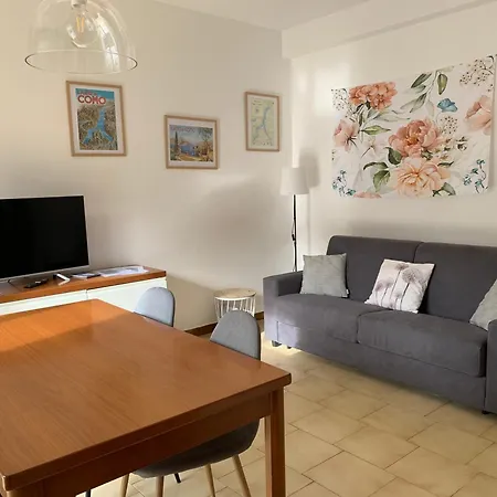 아파트 Iuli Tra E Montagna